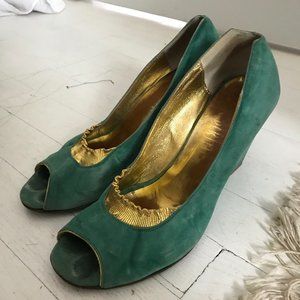 Luc Berjen Green Suede Peep toe Wedges Gold Ruffle